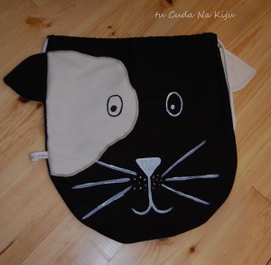 plecak_kot-tucudanakiju